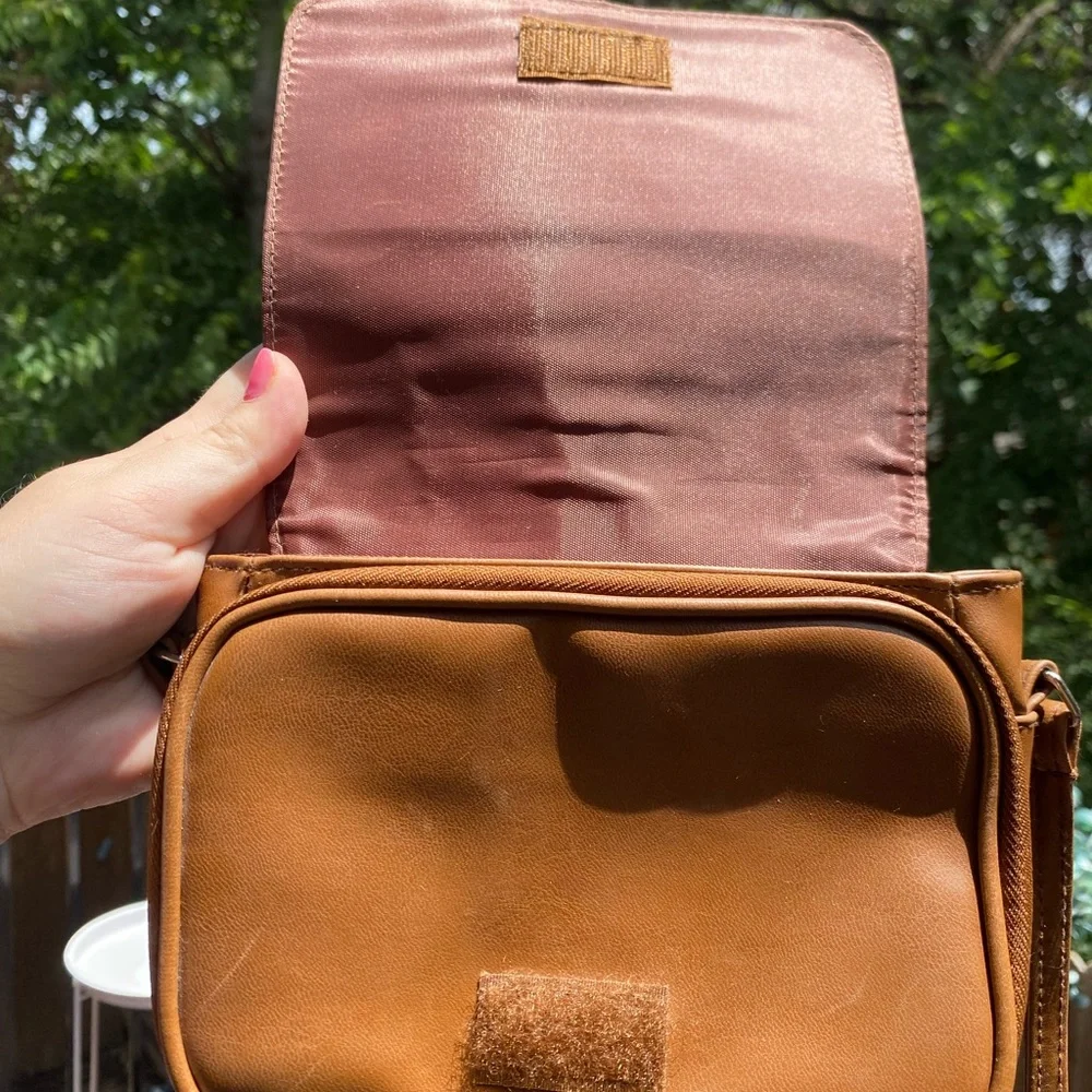 Colorblock Faux Leather Crossbody Bag - Picture 9 of 11